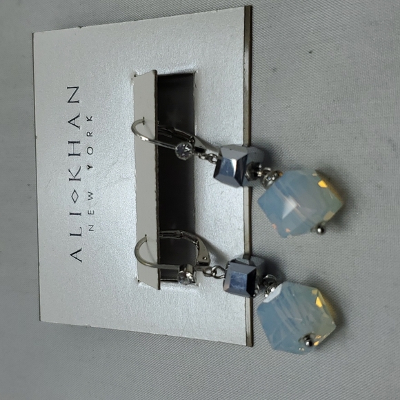 Ali khan Crystal cube French wire earrings opal silver - Picture 1 of 4